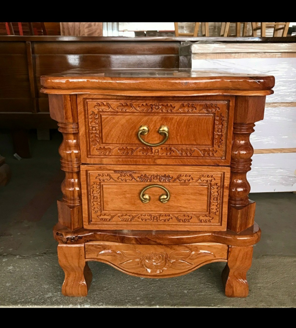 Tủ đầu giường gỗ hương đá