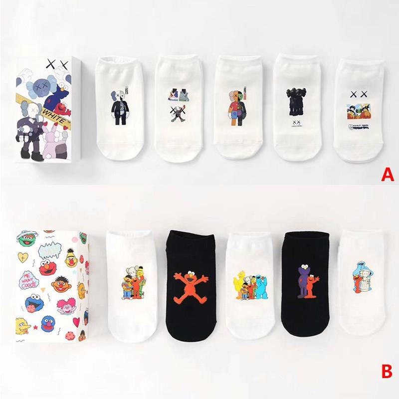 Bộ 5 đôi vớ in họa tiết Sesame Street xinh xắn kèm hộp đựng