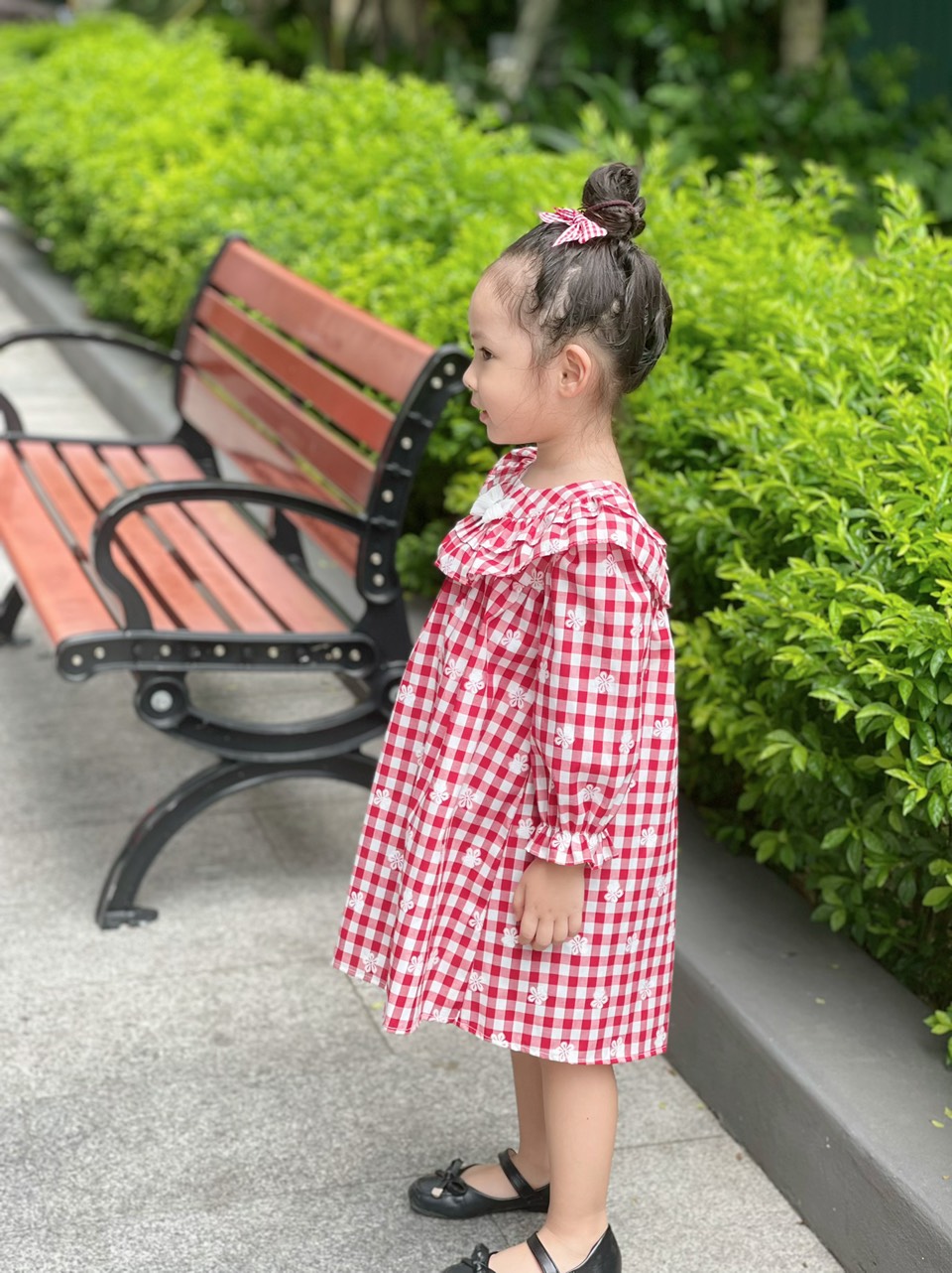 Váy bé gái thu đông 1-10 tuổi kẻ đỏ đính nơ, Đầm dài tay cho bé cao cấp vải thô boi mềm thoáng