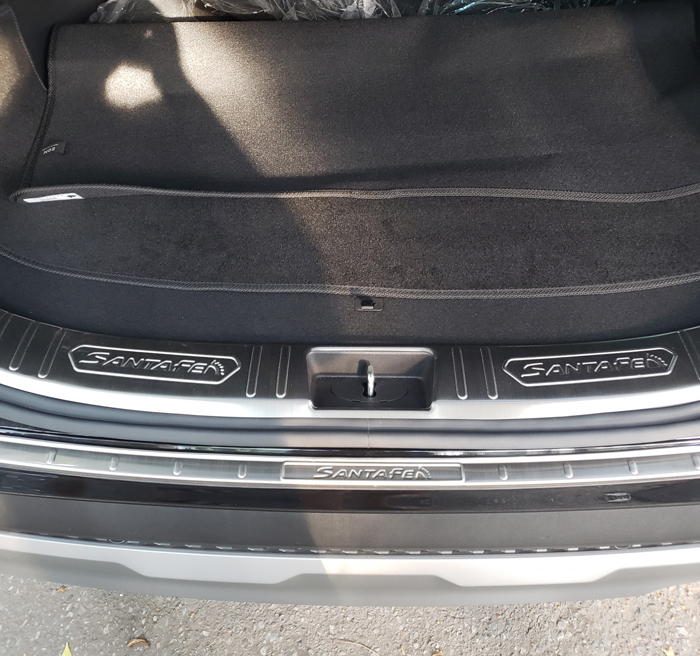 Bộ ốp chống trầy Cốp INOX dành cho xe Hyundai Santafe 2019