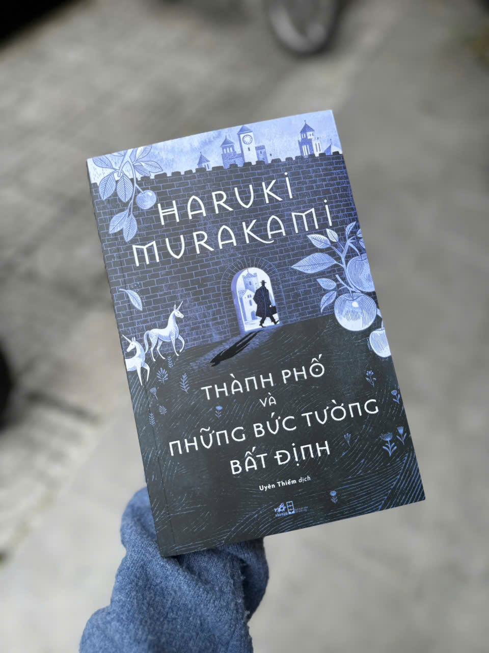Sách - Thành phố và những bức tường bất định (Haruki Murakami) (Nhã Nam HCM)