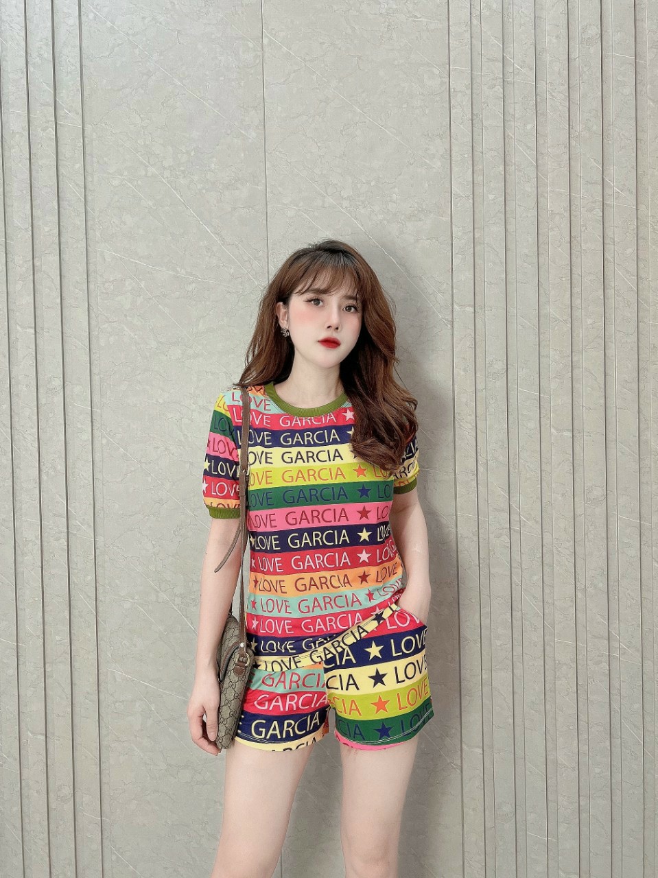 Đồ bộ thun lạnh đùi in 3D sọc ngang phối chữ love