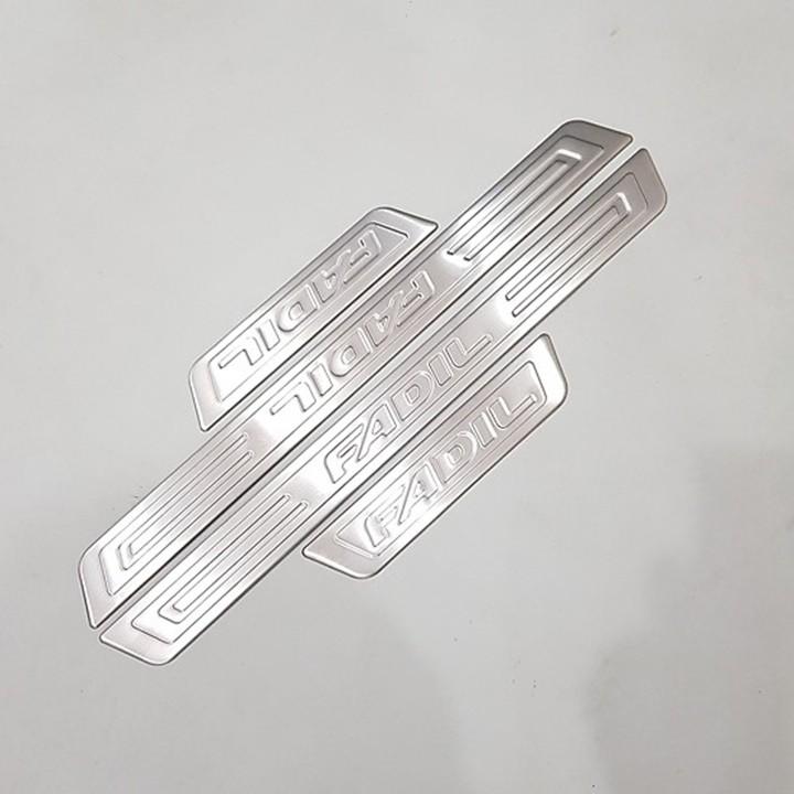 Trọn bộ nẹp bước chân, bệ bước chân, ốp tay, chén hõm cửa, nắp xăng Vinfast fadil