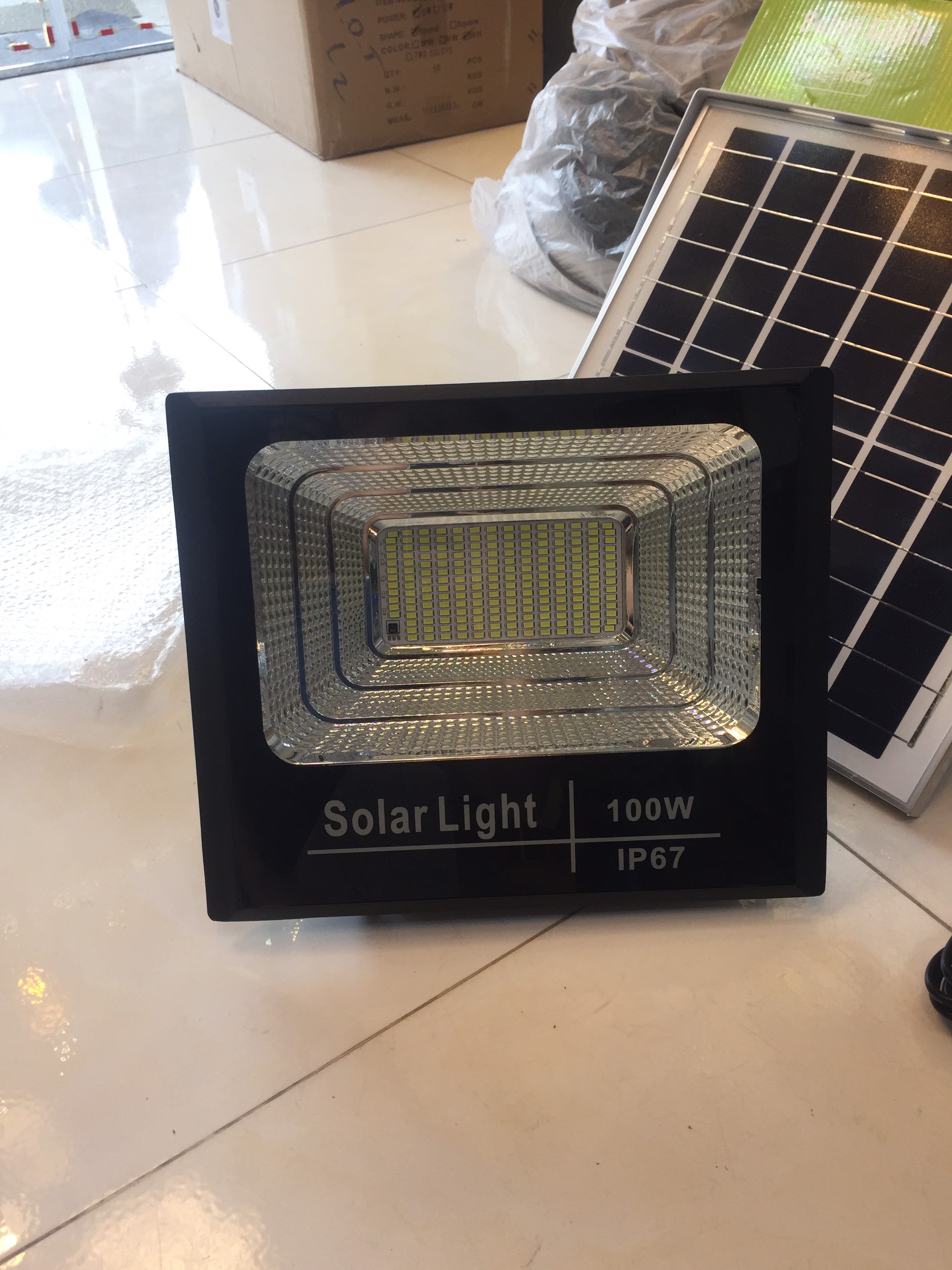 Hình ảnh Đèn pha LED năng lượng mặt trời 100W - RB LIGHTING