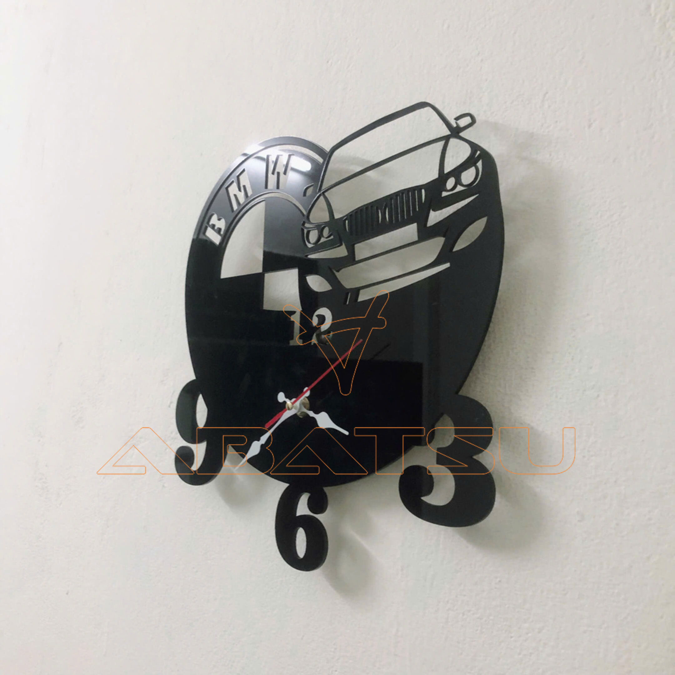 ĐỒNG HỒ TREO TƯỜNG HÌNH – MÓN PHỤ KIỆN ĐẲNG CẤP CHO NGƯỜI YÊU XE