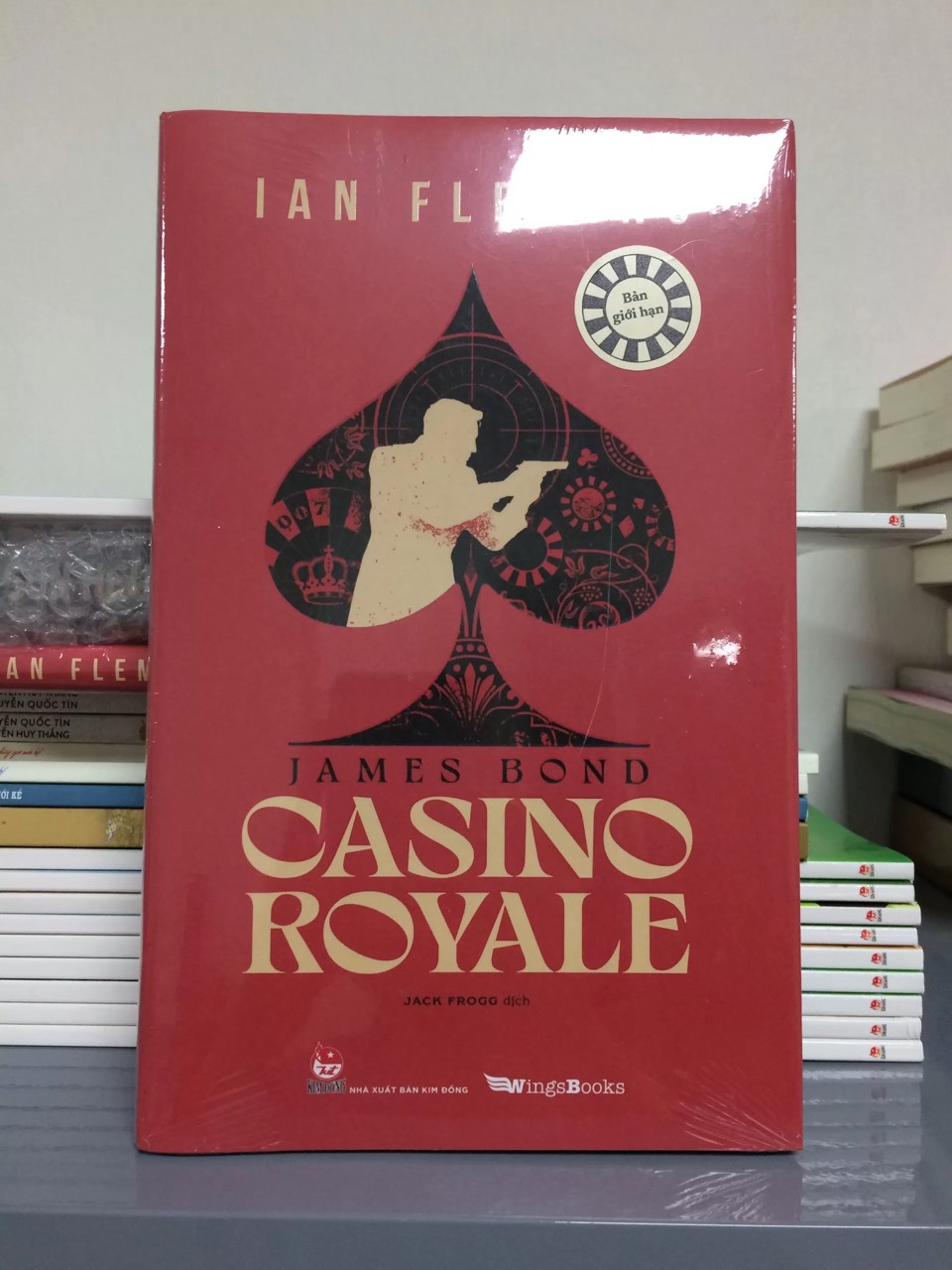 Casino Royale - James Bond - Bản giới hạn (Tặng kèm 01 bìa áo + 01 Postcard)