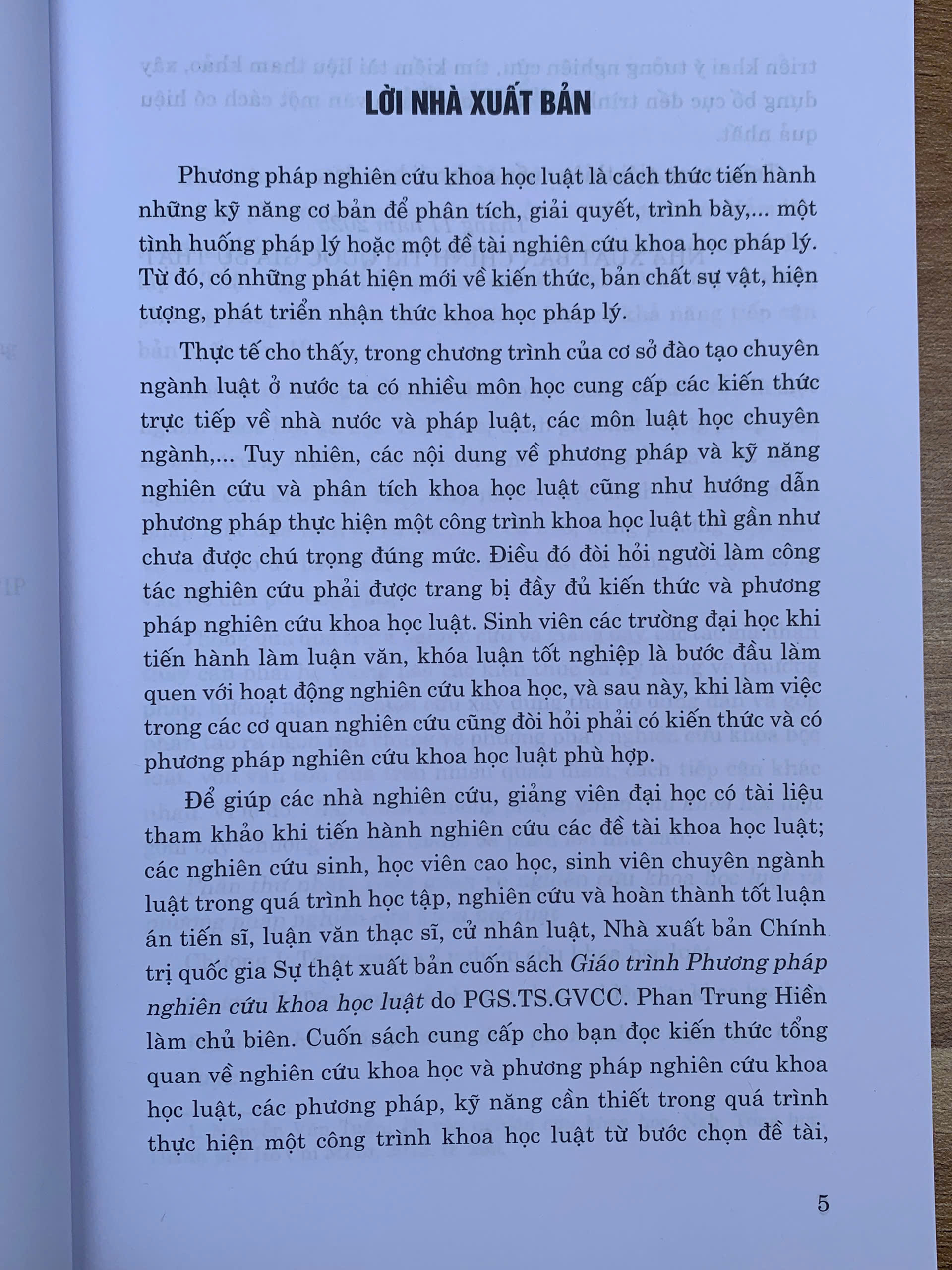 Giáo trình Phương pháp nghiên cứu khoa học luật