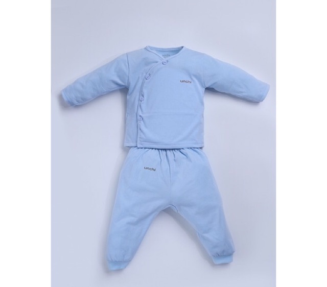 Một Bộ đồ dài tay cho bé sơ sinh nhiều size từ 0-9 tháng được làm từ chất liệu vãi cotton mềm mại,co giản tốt, thích hợp cho bé mặc cả ngày lẫn đêm