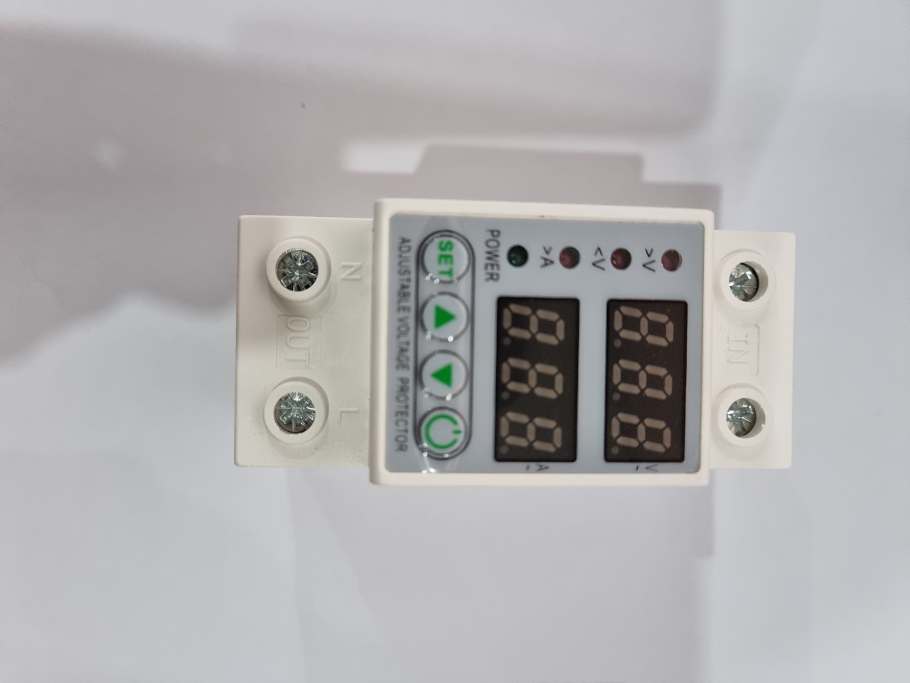 Aptomat bảo vệ quá áp thấp áp 63A có thể điều chỉnh điện áp và thời gian bảo vệ, bảo vệ mất pha
