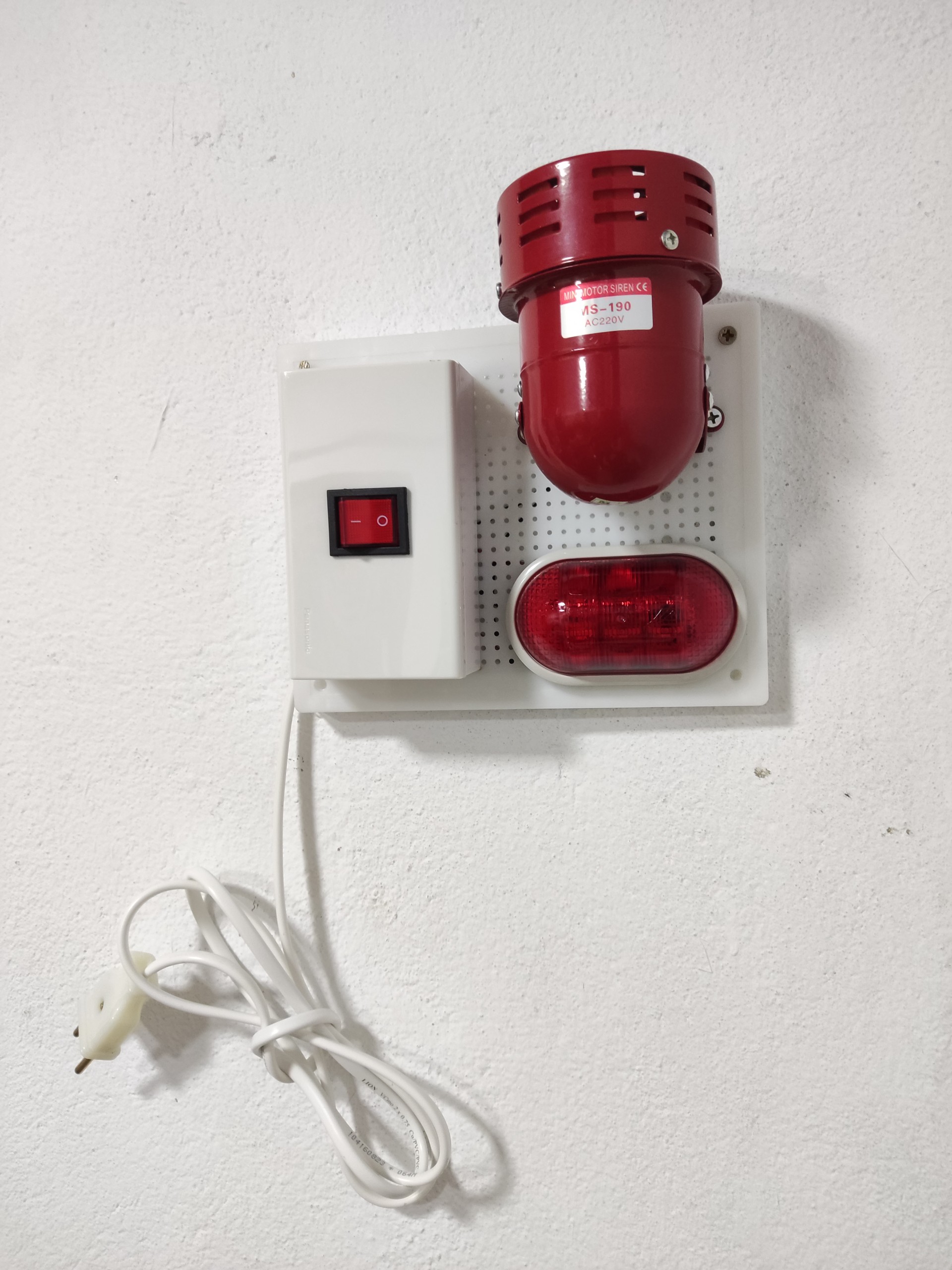 Bộ báo cháy báo động khẩn cấp còi hú đèn chớp lắp đặt sẵn cắm 220V