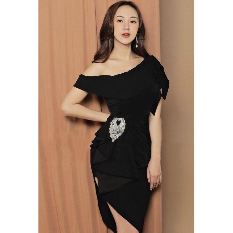 Đầm body kèm tag chiếc lá