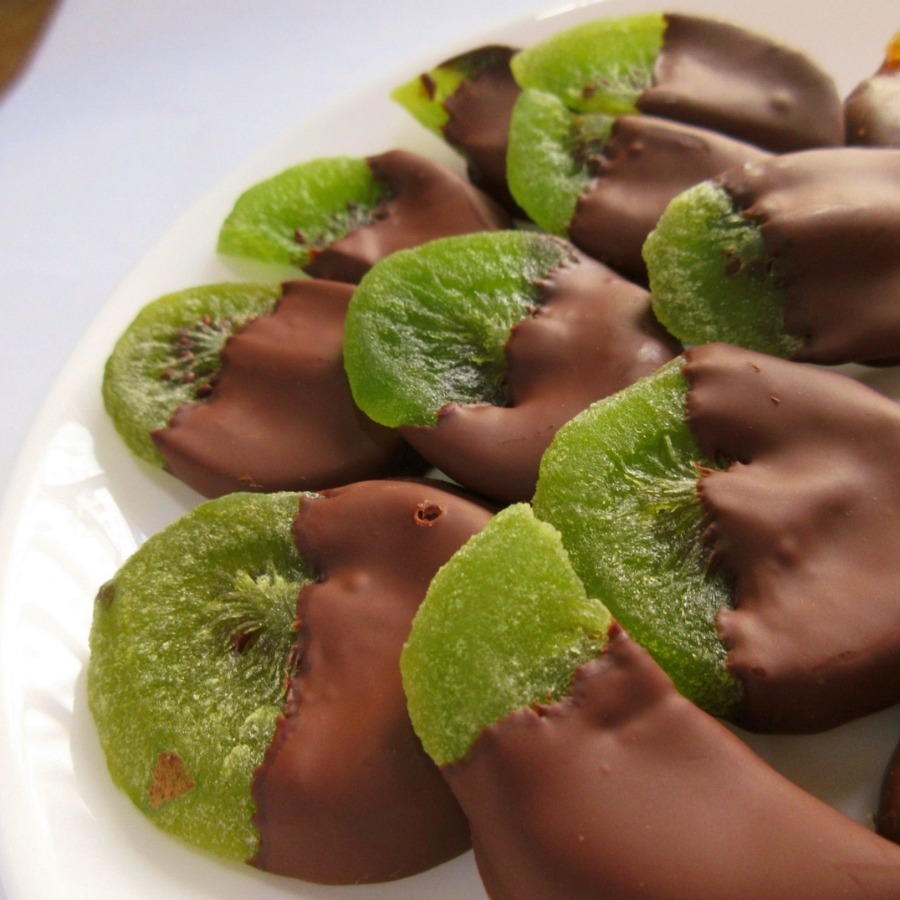 Combo 2 hũ Kiwi nhúng Socola - SHE Chocolate - Hũ 120g -  Hương vị đa dạng, bổ sung năng lượng, tốt cho sức khỏe. Quà tặng người thân, dịp lễ, thích hợp ăn vặt