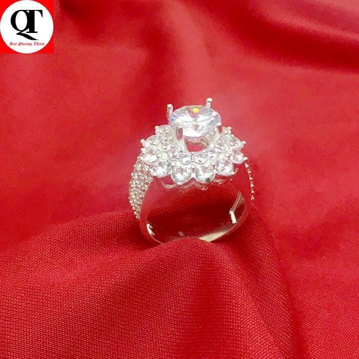 Nhẫn nữ Bạc Quang Thản thiết kế ổ cao kết đá trắng xung quanh, phong cách thời trang phù hợp với mọi lứa tuổi - QTNU68