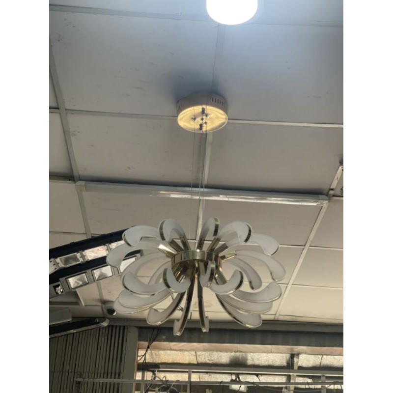 Đèn chùm led pha lê hình hoa cúc