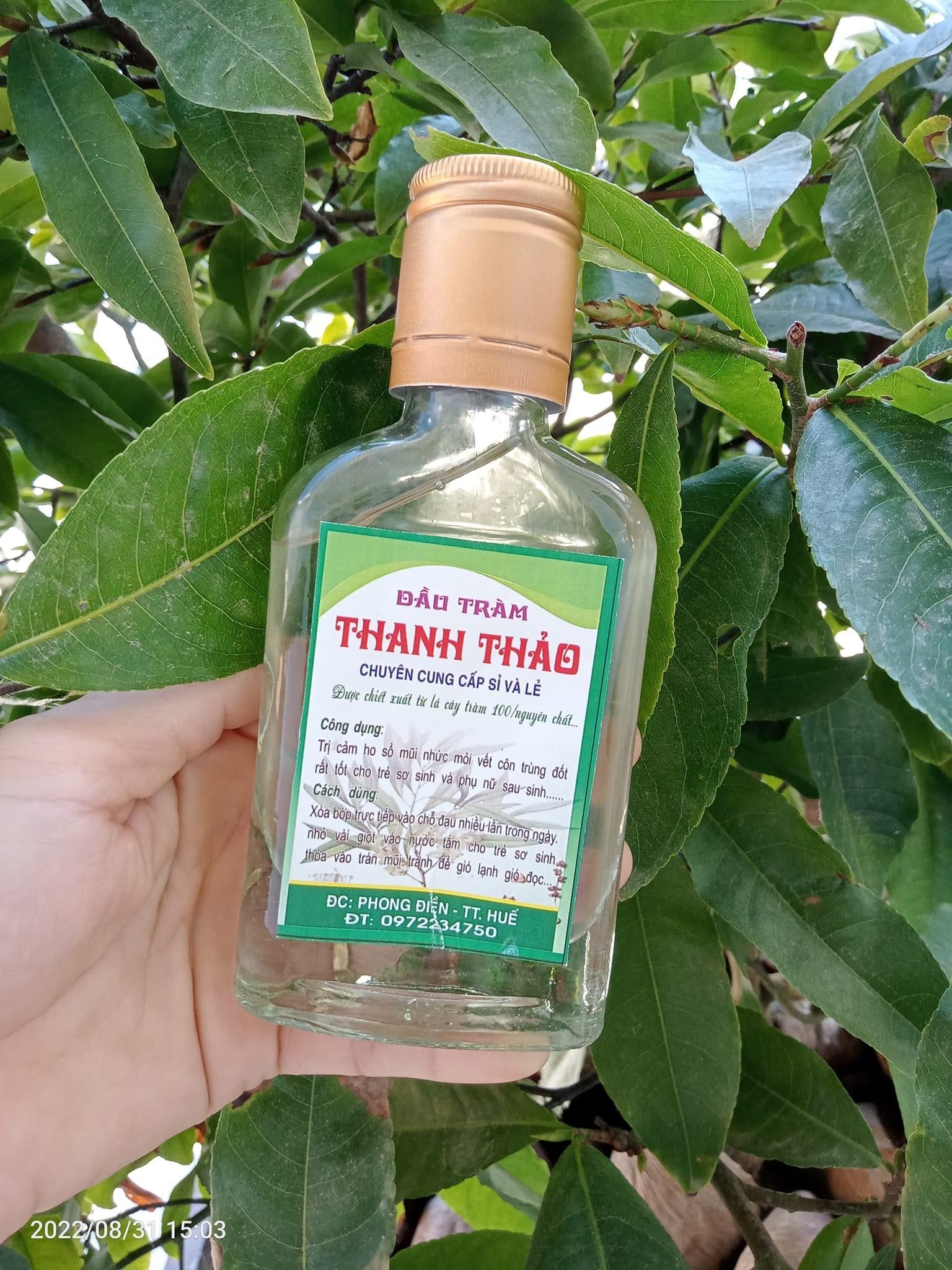Dầu tràm Huế nguyên chất loại 1 ,chai 100ml , rất tốt cho trẻ nhỏ và người lớn , giúp thanh lọc không khí , xua đuổi các loại côn trùng chăm sóc và bảo vệ sức khỏe cho cả nhà