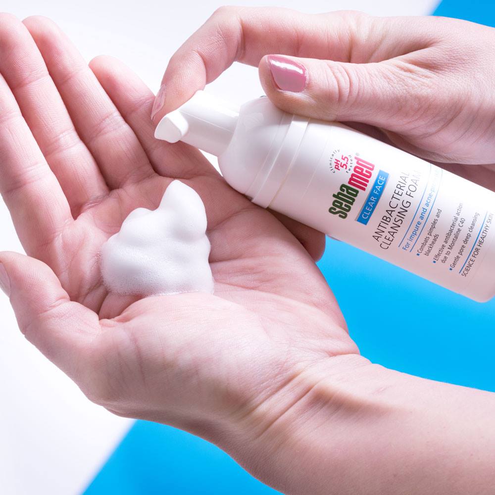 Sữa Rửa Mặt Tạo Bọt Sebamed Kháng Khuẩn Trị Mụn pH5.5 150ml