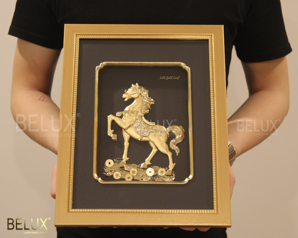 Tranh quà tặng mã đáo thành công dát vàng 24k kt 33 x 26cm