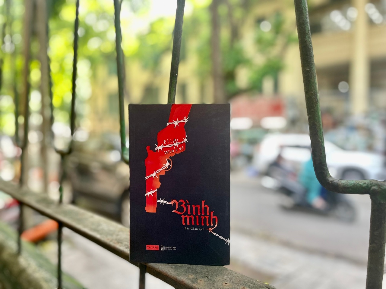 Bình Minh - tác giả Elie Wiesel