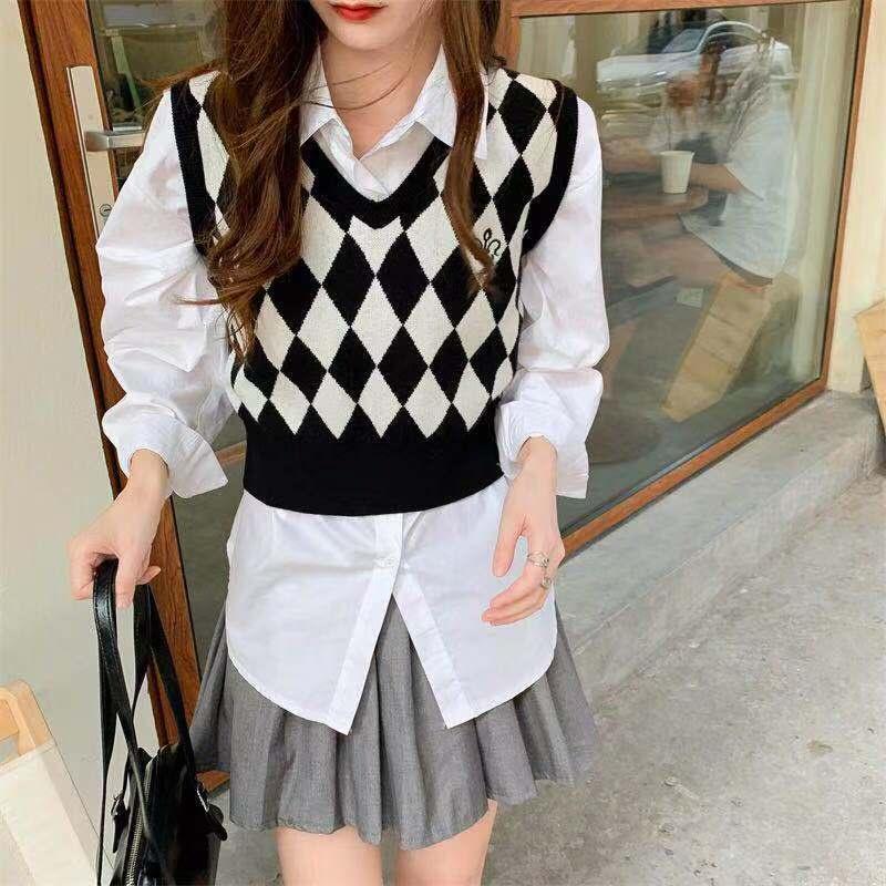 Áo gile kẻ sọc mỏng dệt kim dáng ngắn Hadu shop
