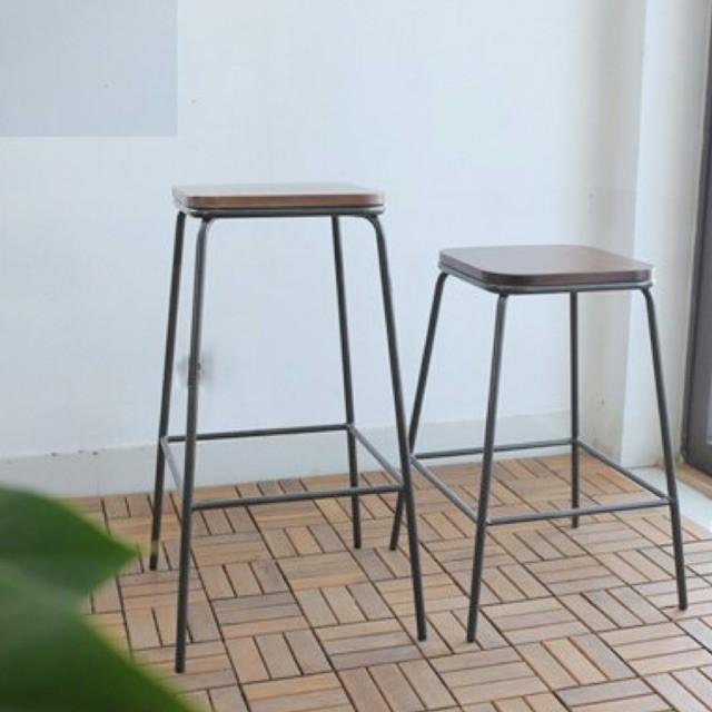 Ghế quầy bar cho quán cafe nhà hàng phong cách Âu Mỹ -Ghế đôn tròn chân cao gỗ keo chân sắt sơn tĩnh điện