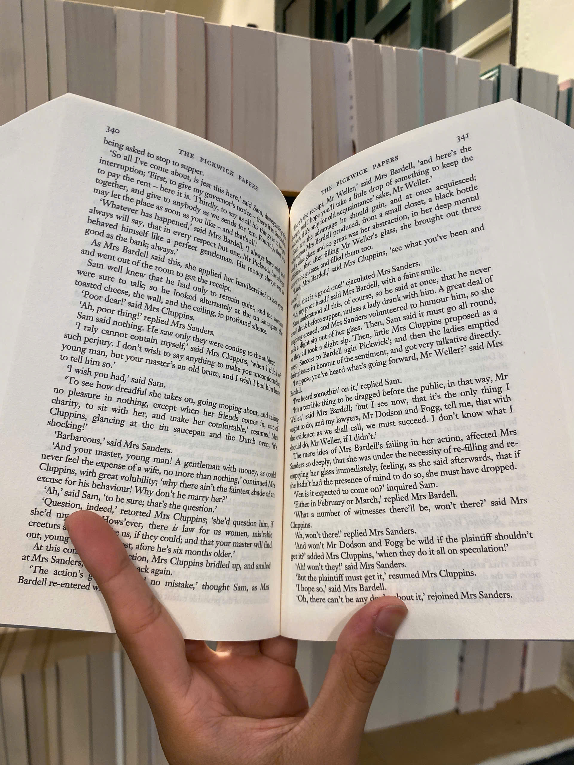 Sách - The Pickwick Papers by Charles Dickens | Classic Literature / Ngoại văn Kinh điển Nhập khẩu