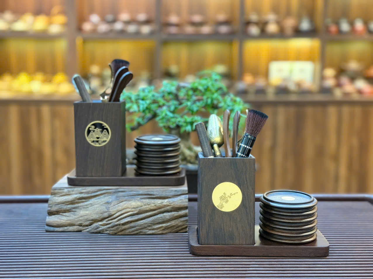 BỘ TRÀ CỤ DÁNG VUÔNG ĐI KÈM LÓT LY LÕI ĐỒNG - 7 CHI TIẾT - CHẤT LIỆU GỖ MUN BỀN BỈ