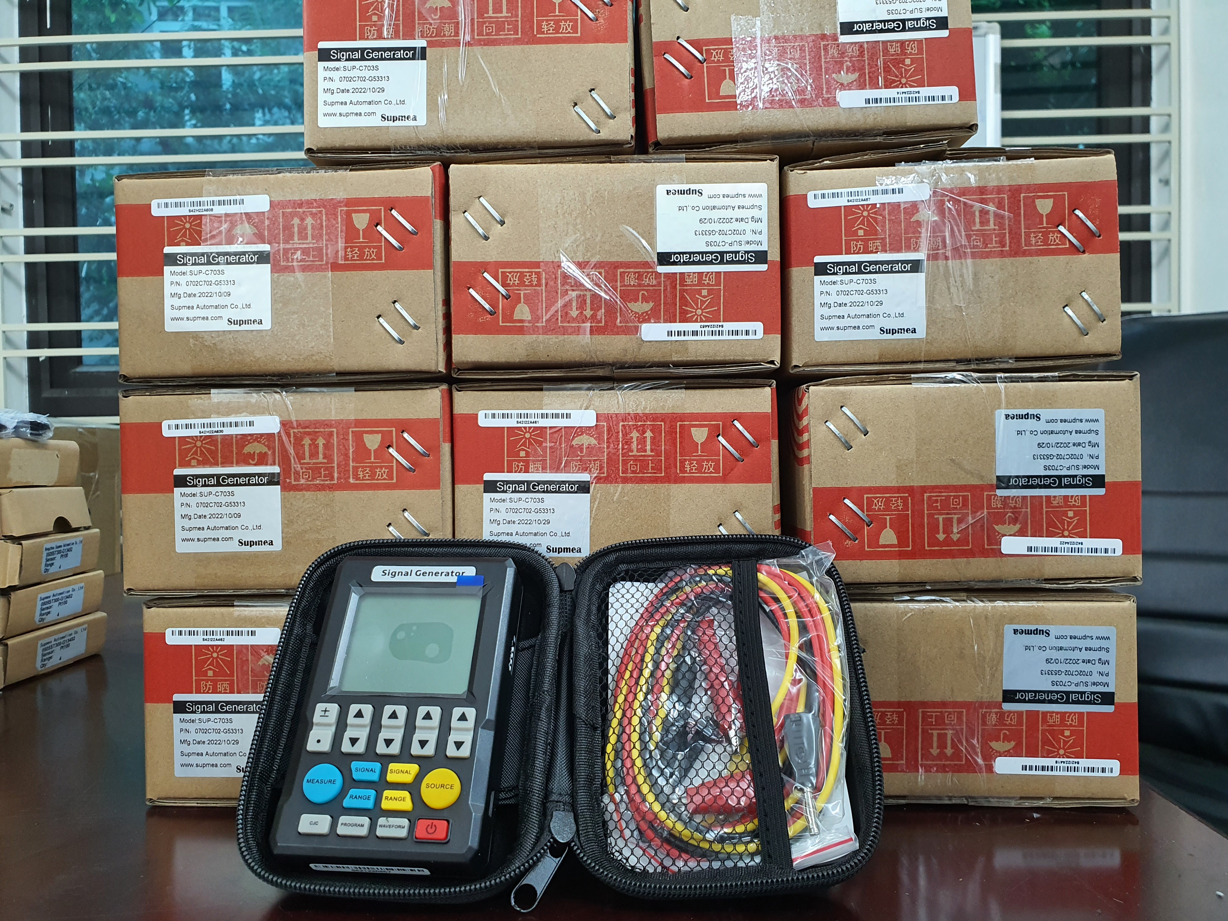 SUP-C703S Bộ phát dòng 4-20mA, áp 0-100mV/ 0 -15V, loop power, can nhiệt pt100, K B J... Bộ giả lập tín hiệu analog