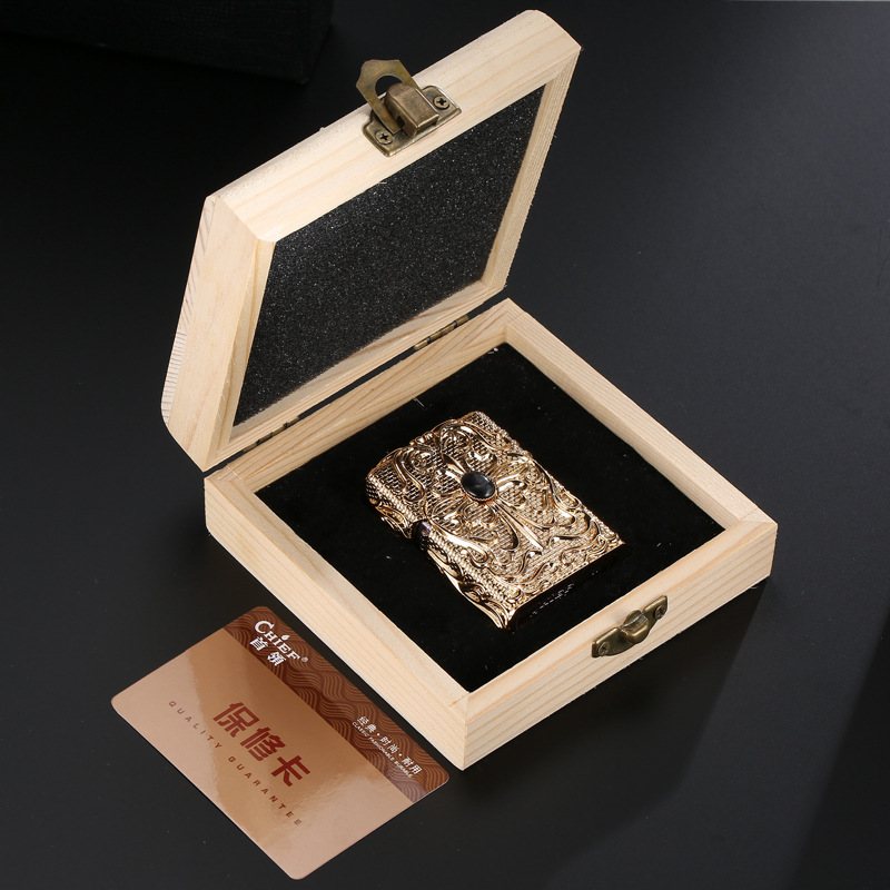 Vỏ Hột Quẹt Bật Lửa Xăng Đá Chief CF1025 Hình Chữ Thập Hoa văn Đẹp Độc Lạ Sang Trọng - Dùng Xăng Bấc Đá Cao Cấp