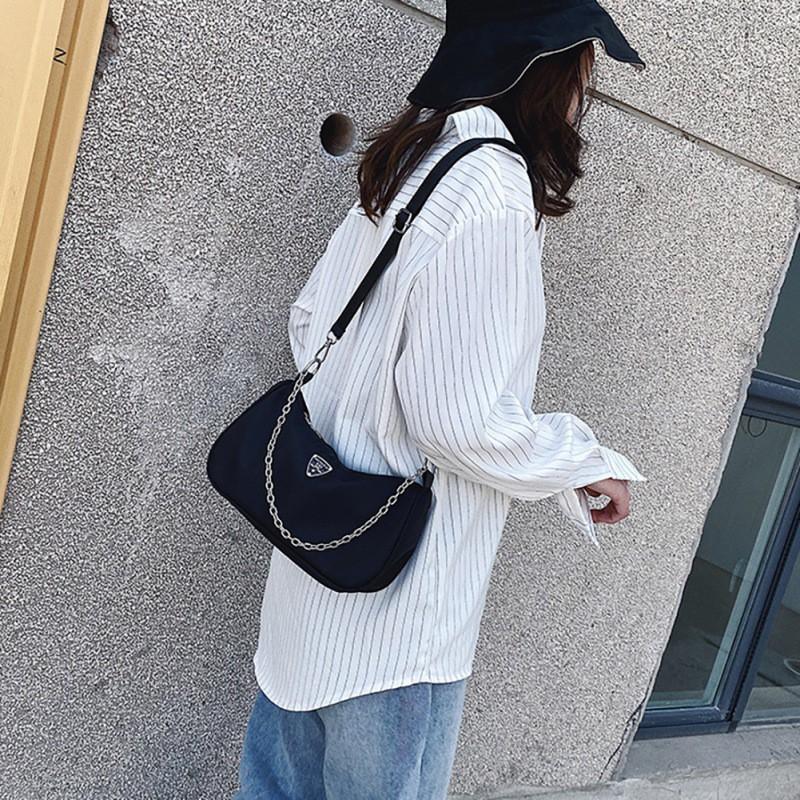 Túi đeo dưới cánh tay bằng nylon hình bánh bao dành cho bạn nữ