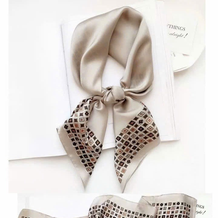 KHĂN QUÀNG CỔ LỤA HÌNH VUÔNG SANG TRỌNG THỜI TRANG