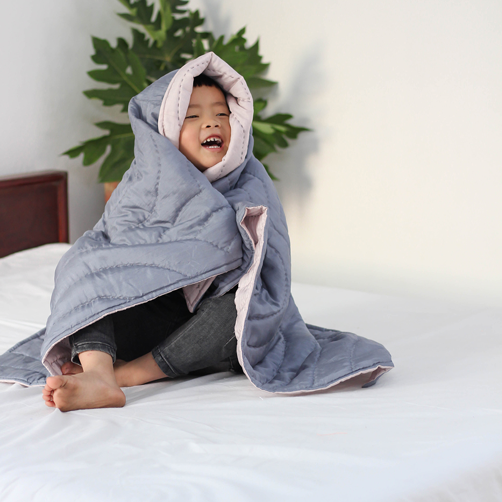 Chăn (Mền) Lụa Khâu Chần Họa Tiết Hoa Mai Cho Bé (0-11 tuổi), Chăn Lụa Tơ Tằm Khâu Tay Thủ Công Trẻ Em