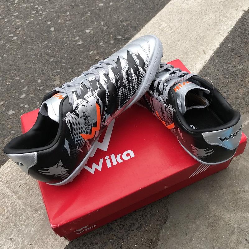 2 chiếc giày thể thao Sport bóng đá chính hãng Wika Army xám bạc