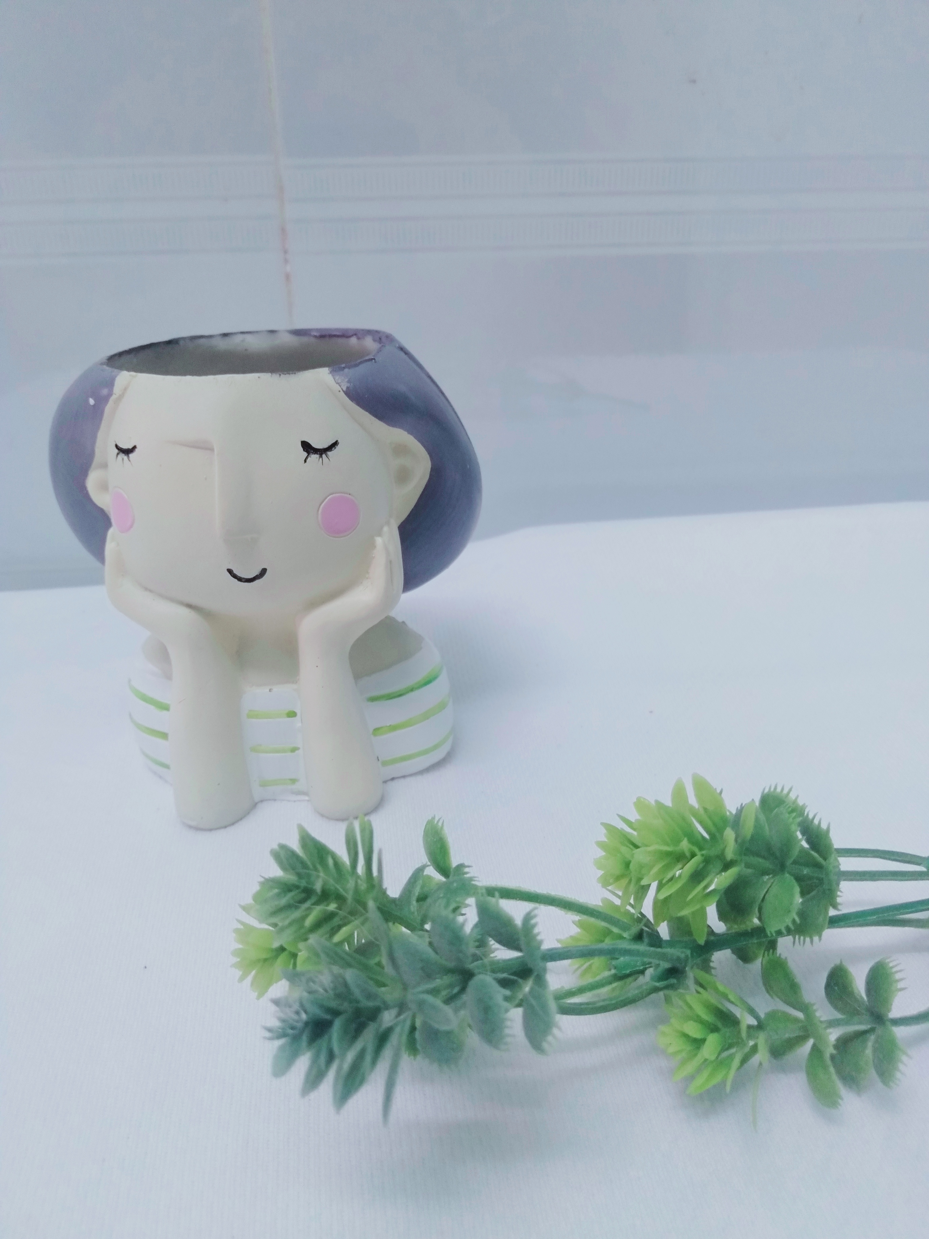 Chậu nhựa trồng cây sen đá xương rồng mini hình người dễ thương nhiều mẫu, chọn ngẫu nhiên, trọng lượng nhẹ , lọt lòng miengj chậu 5.5cm