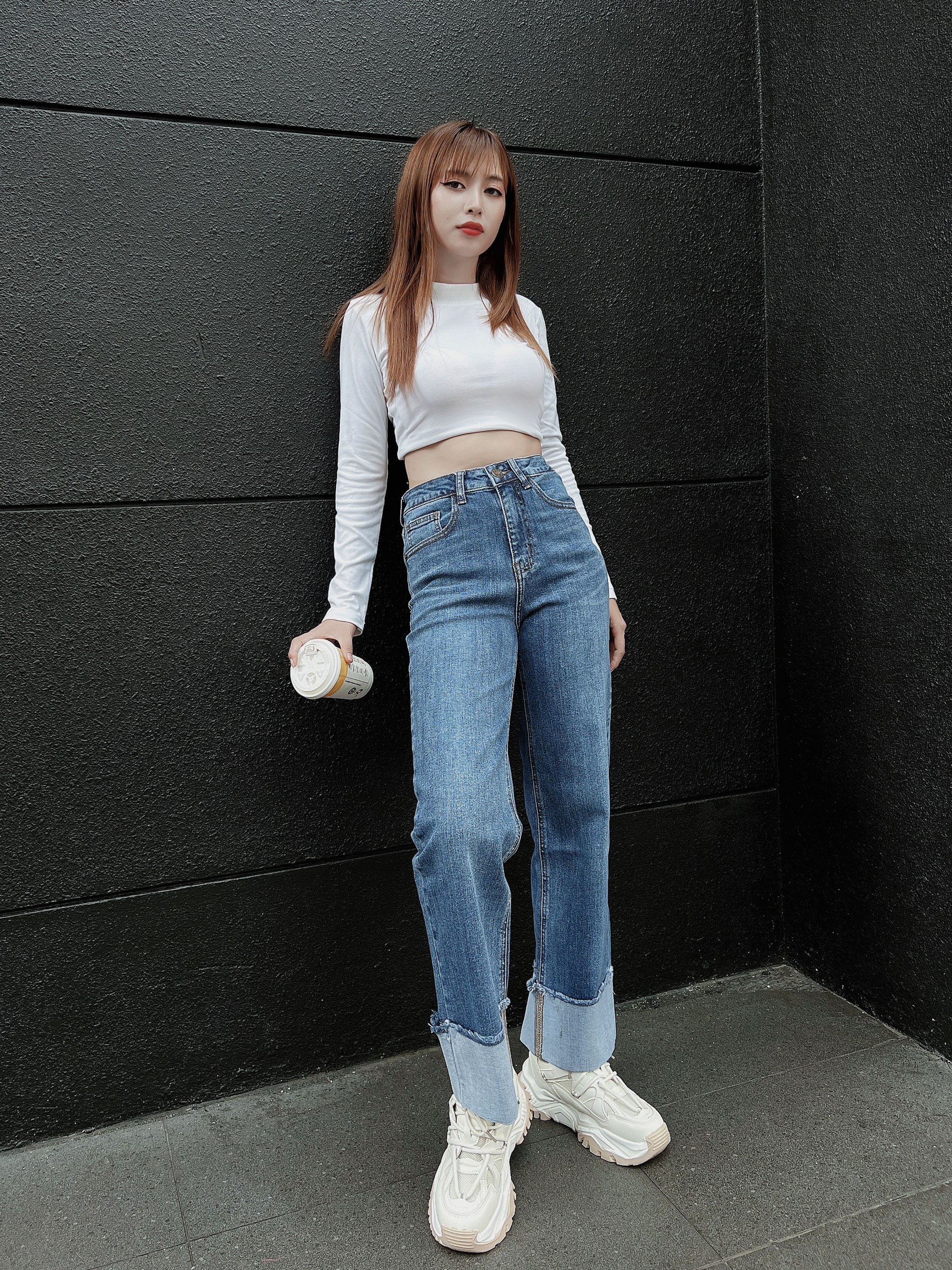 Quần jeans nữ HQJeans dáng suông ống rộng thiết kế gấp ngược gấu mới lạ phong cách thời trang trang nhã