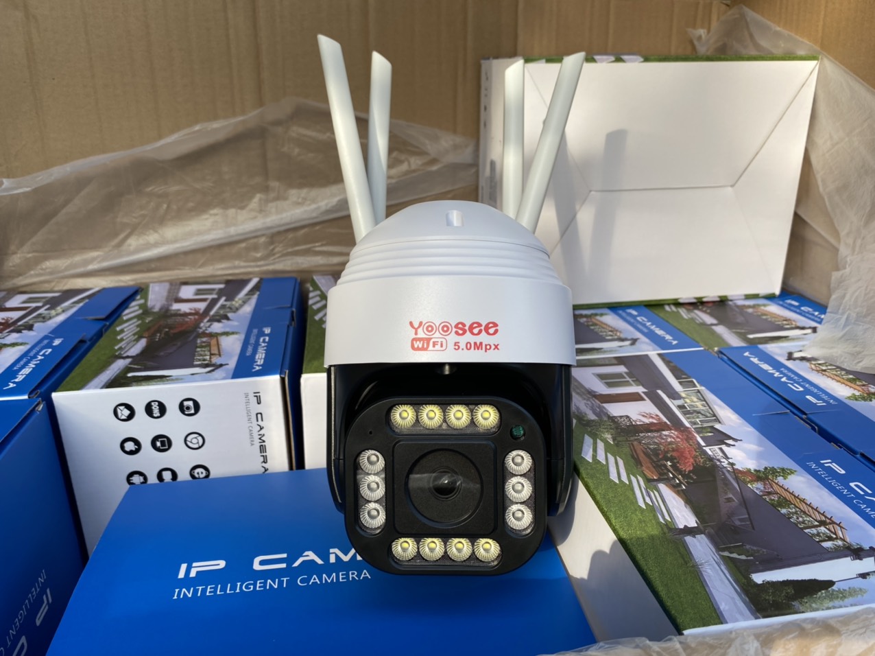 Camera Yoosee PTZ 14 Led 4 Râu-3.0Mpx- Xoay 360 độ-Ban đêm có màu- Chống nước -Hàng Nhập Khẩu