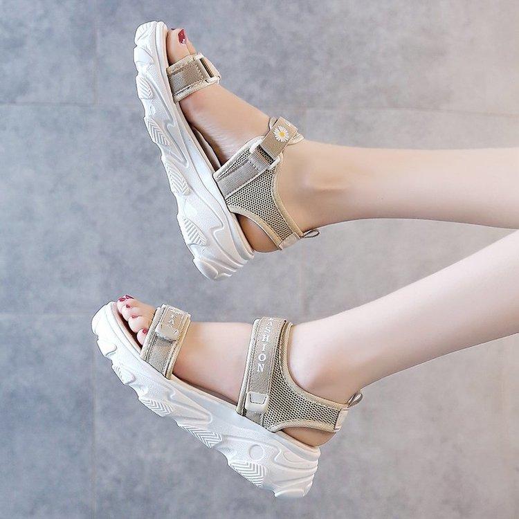 Giày Xăng Đan Thể Thao Năng Động Cá Tính Dành Cho Nữ