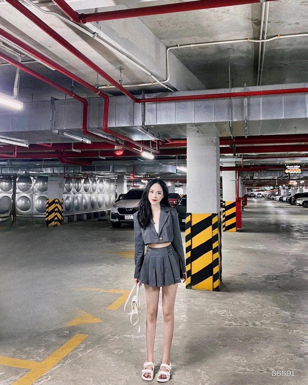 SET ÁO VEST/BLAZER LỬNG + CROPTOP DÂY + CHÂN VÁY NGẮN XẾP LI