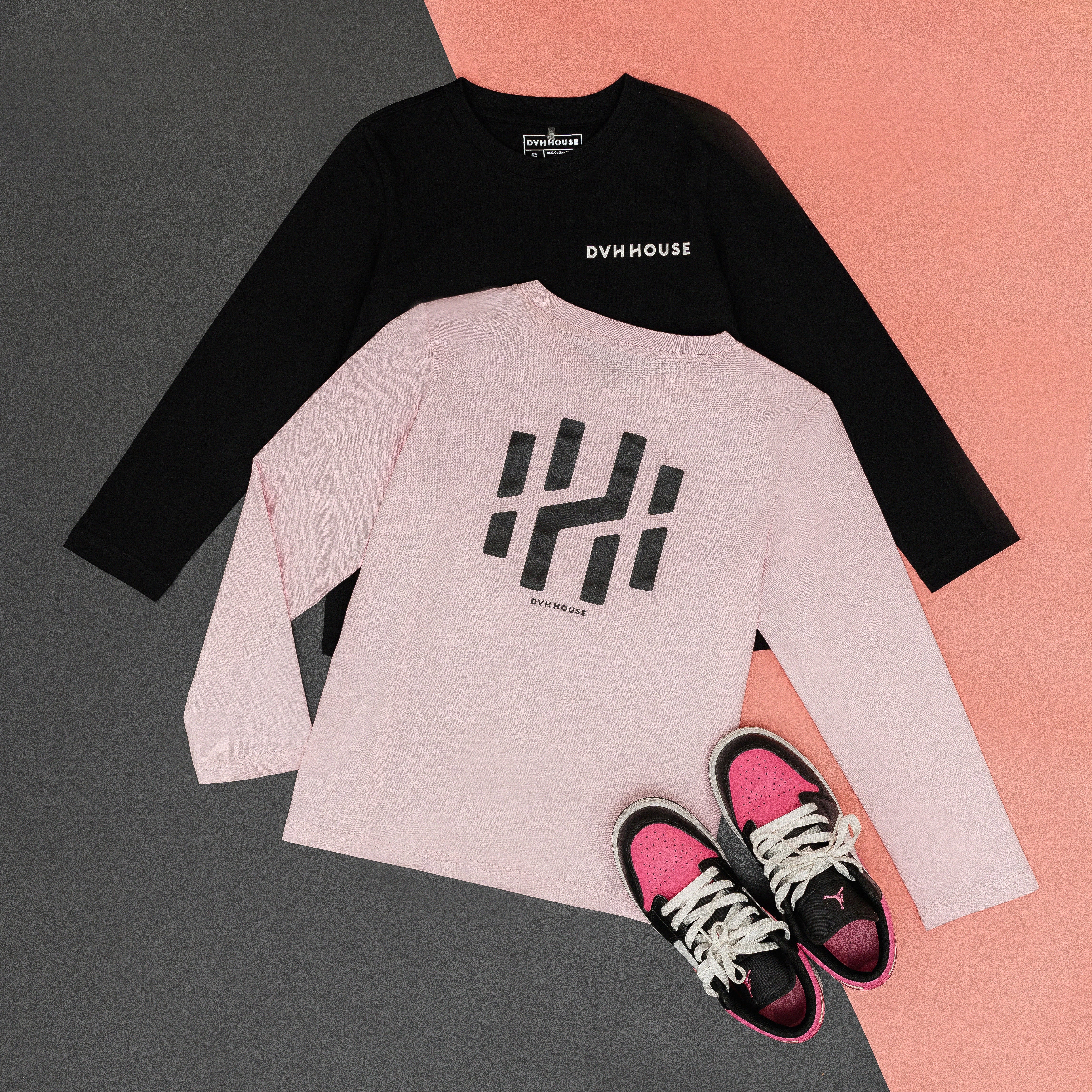 Áo thun unisex dài tay DVH KIDS - T SHIRT đen hồng by DVH House
