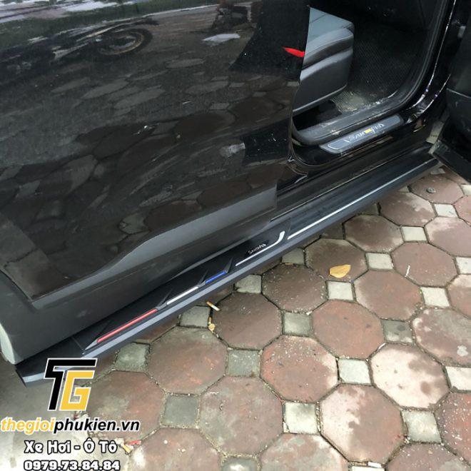 Bậc, Bệ bước chân Hyundai Santafe 2021 mẫu nhôm đúc kẻ chỉ