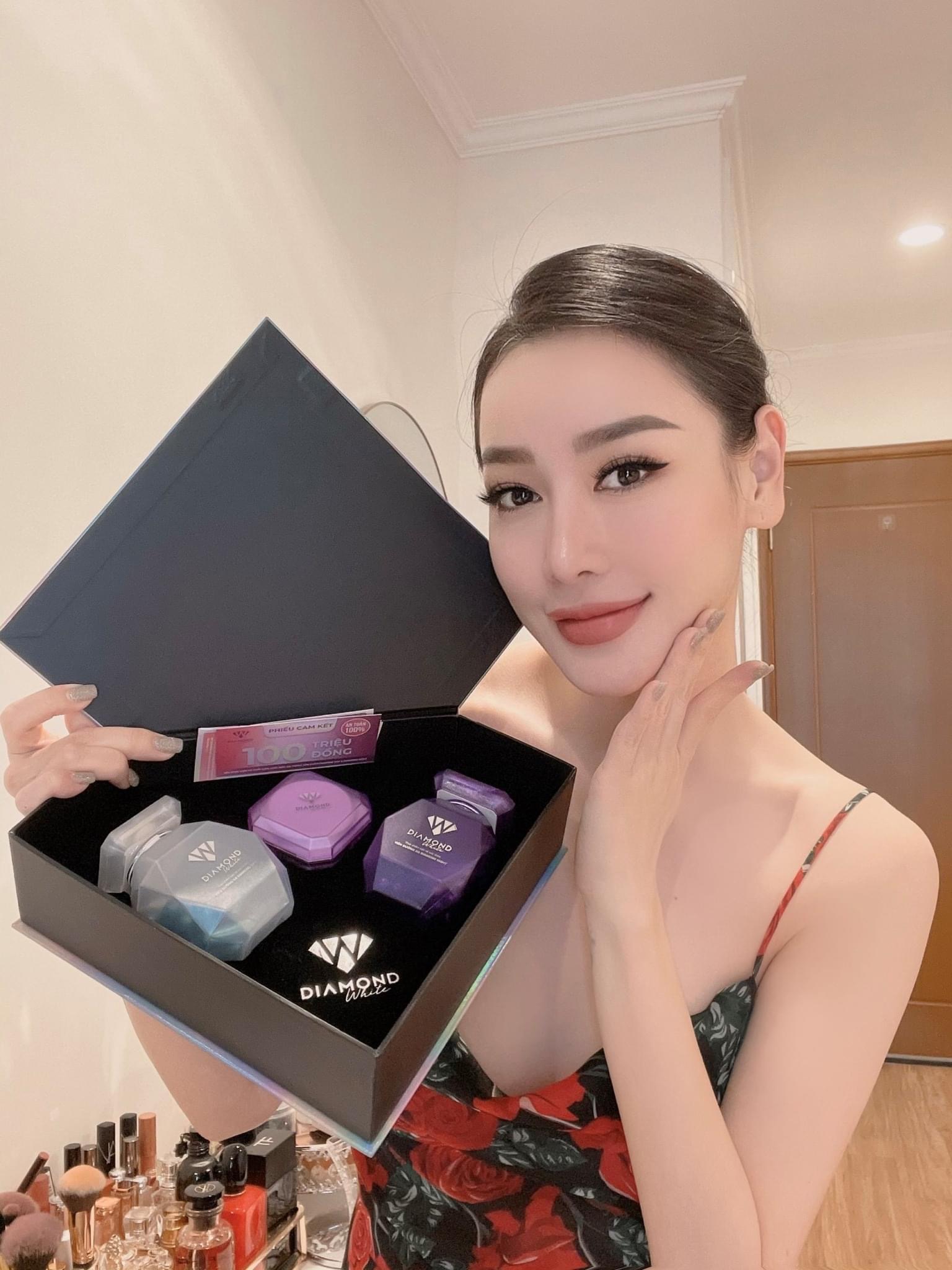 Viên Uống Trắng Da DIAMOND WHITE Hỗ Trợ Dưỡng Trắng, Giúp Da Căng Bóng, Mờ Nám Tàn Nhang, Mang Lại Làn Da Trắng Sáng Mịn Màng