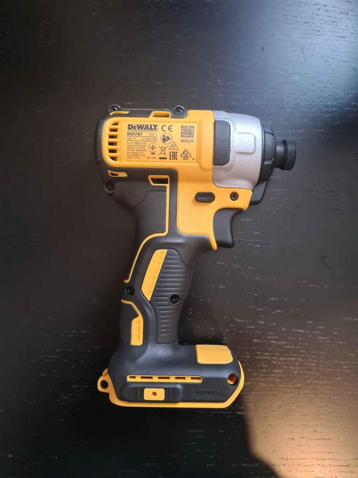 THÂN MÁY VẶN VÍT DÙNG PIN 18V DEWALT DCF787N- HÀNG CHÍNH HÃNG