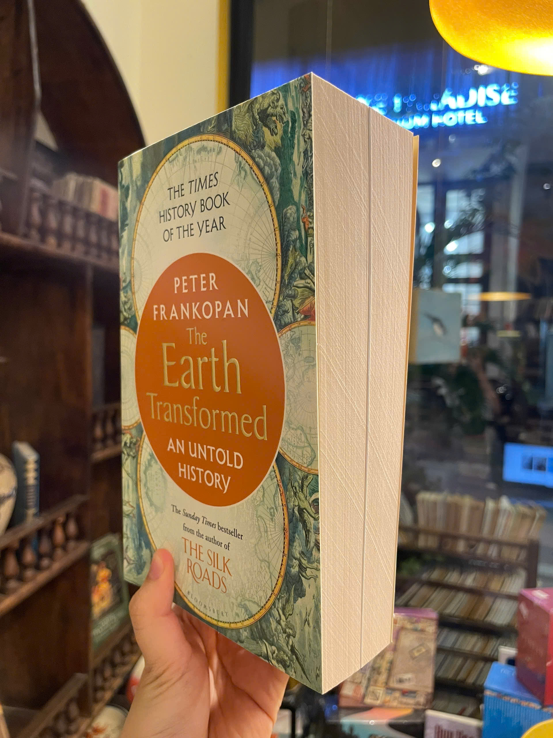 Sách - The Earth Transformed: An Untold History by Peter Frankopan - History/Nonfiction English book