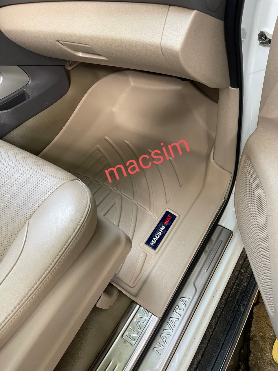 Thảm lót sàn ô tô Nissan Navara NP 300 từ 2015-2020 chất liệu TPV cao cấp thương hiệu Macsim