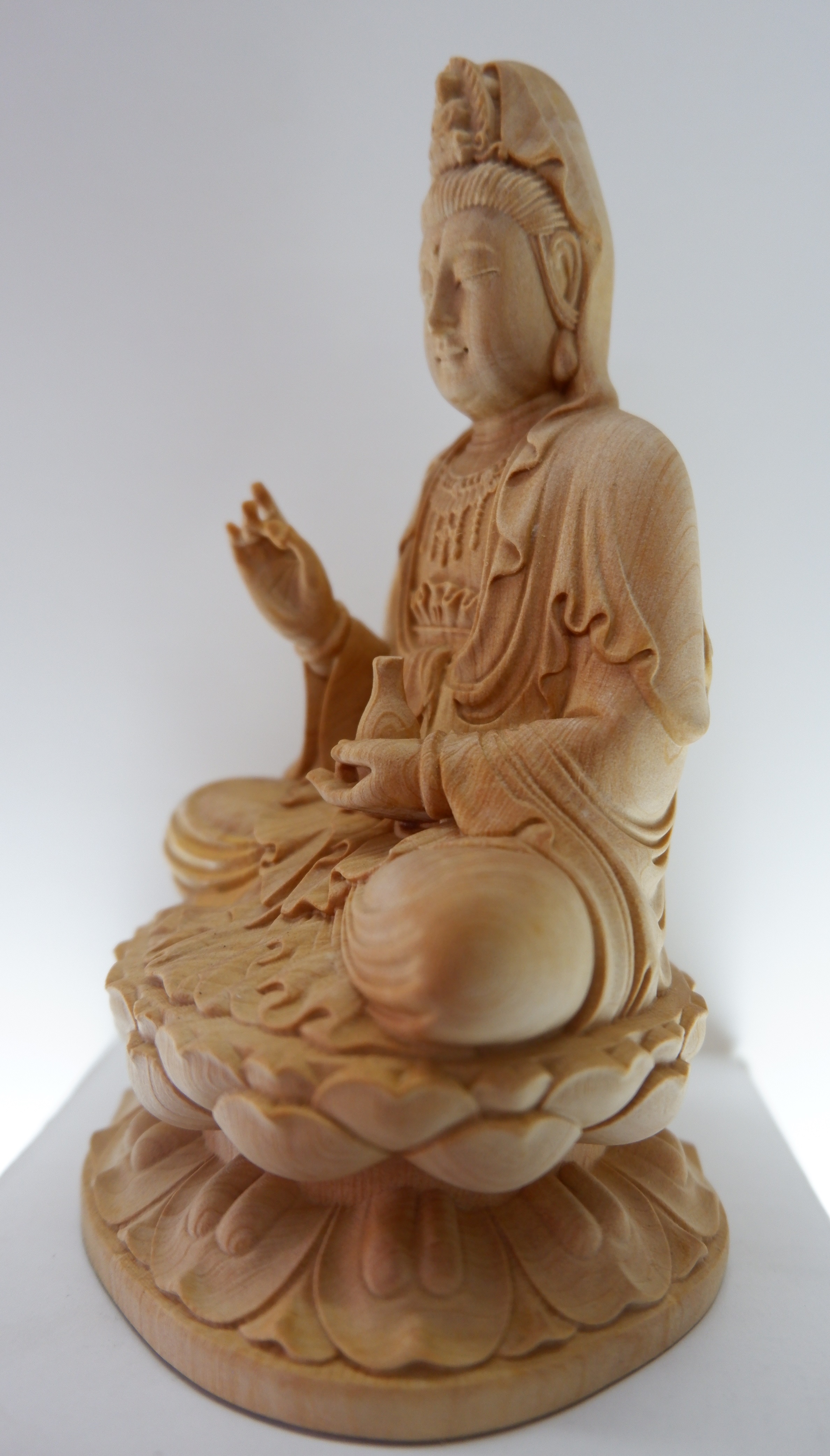 Tượng gỗ Phật Bà Quan Âm