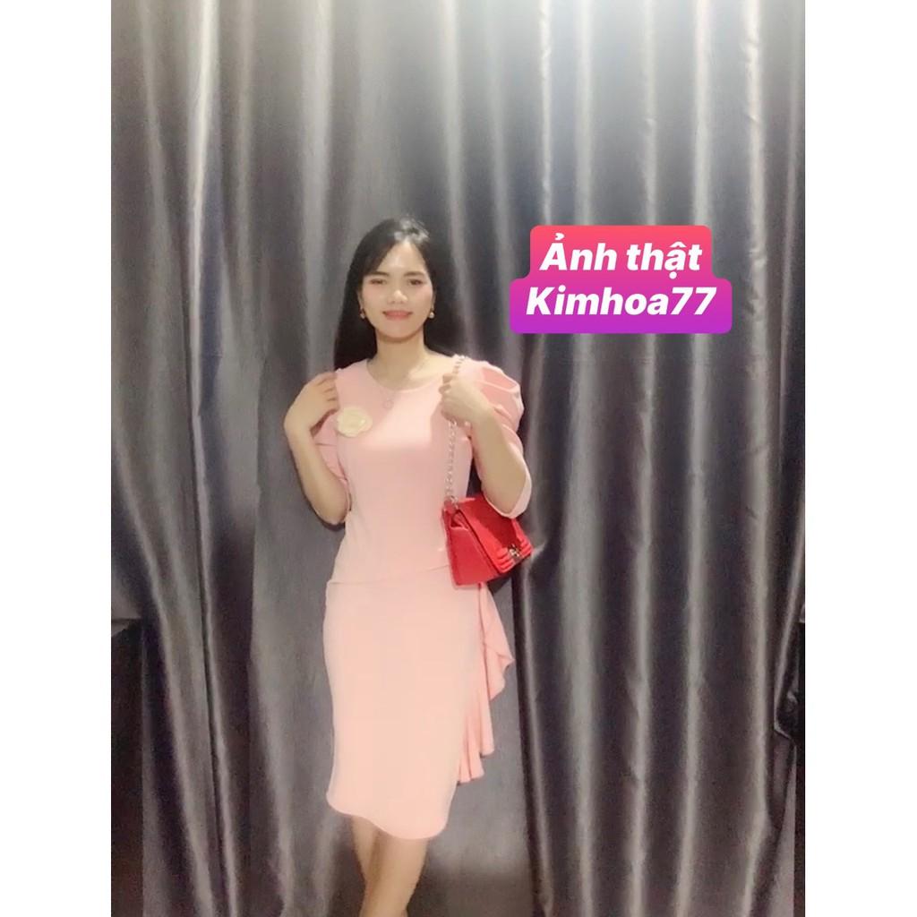Đầm body dự tiệc phối bèo 1 bên đính hoa ở ngực cổ tròn tay lửng chất umi 2 màu đỏ và hồng Kimhoa77