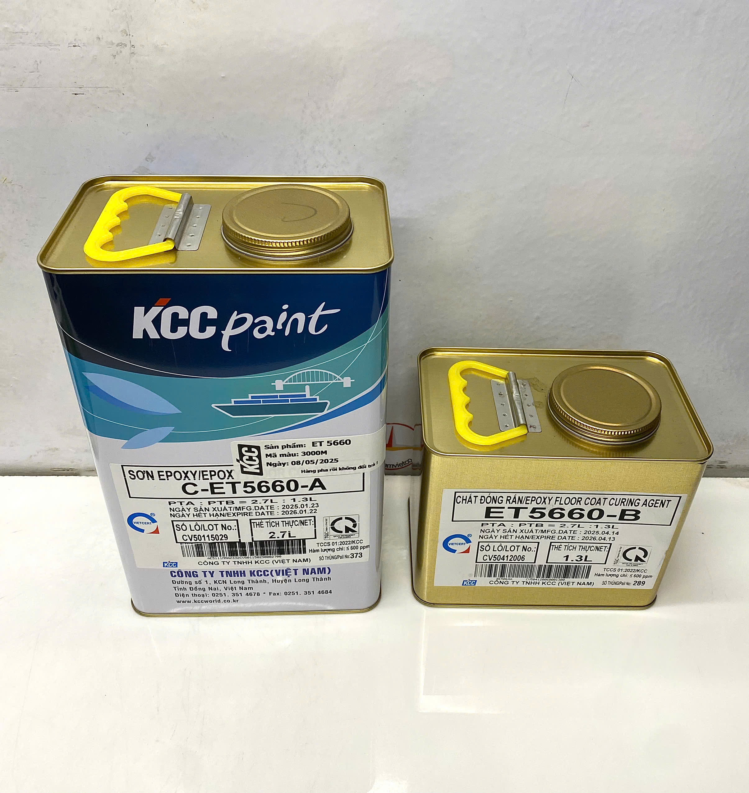 Sơn sàn bê tông epoxy KCC ET5660 Base C màu vàng 3000M _ 4L/Bộ