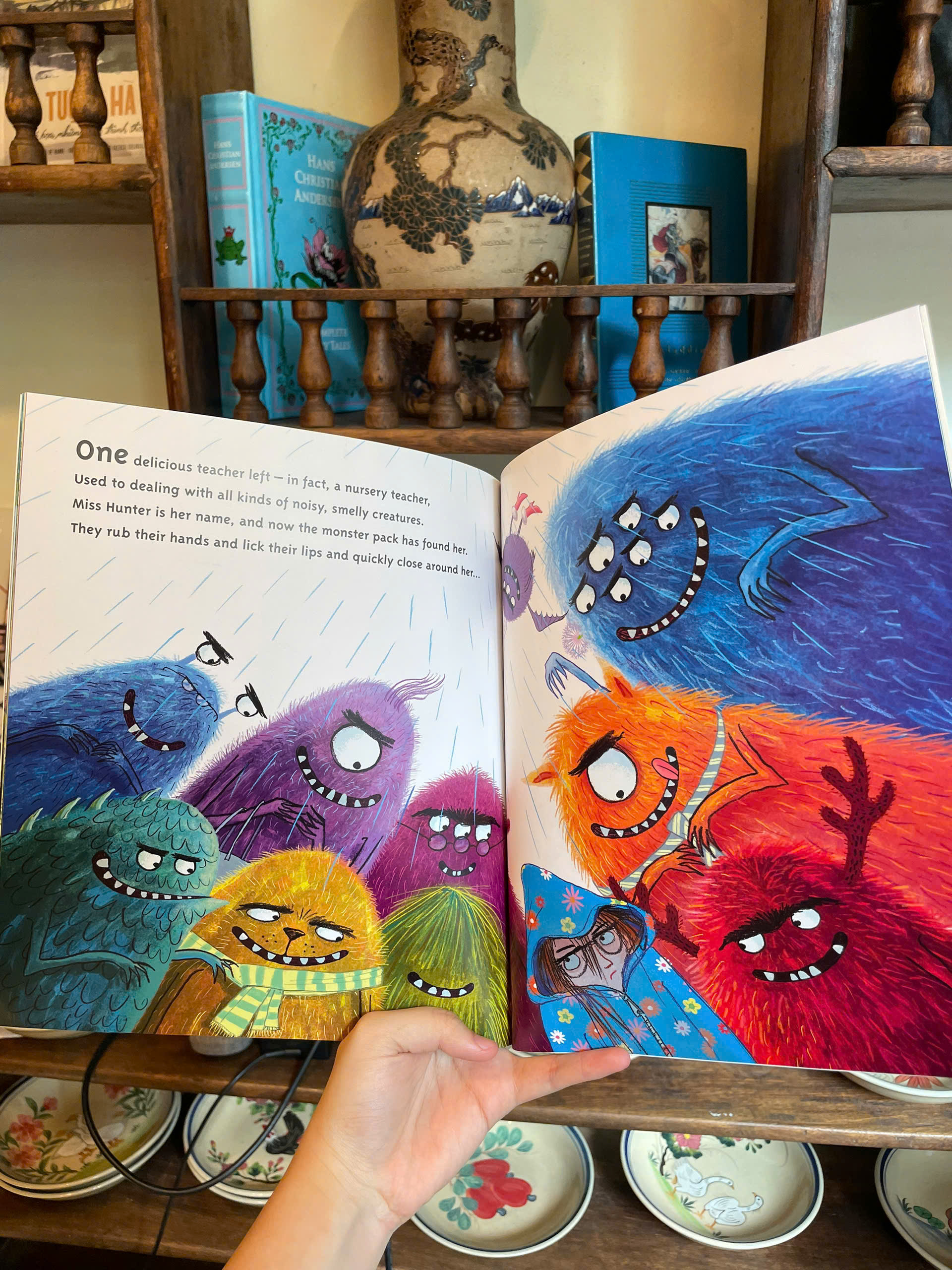 Sách - Ten Delicious Teacher by Ross Montgomery - Children Picture Story book in English - Ngoại Văn