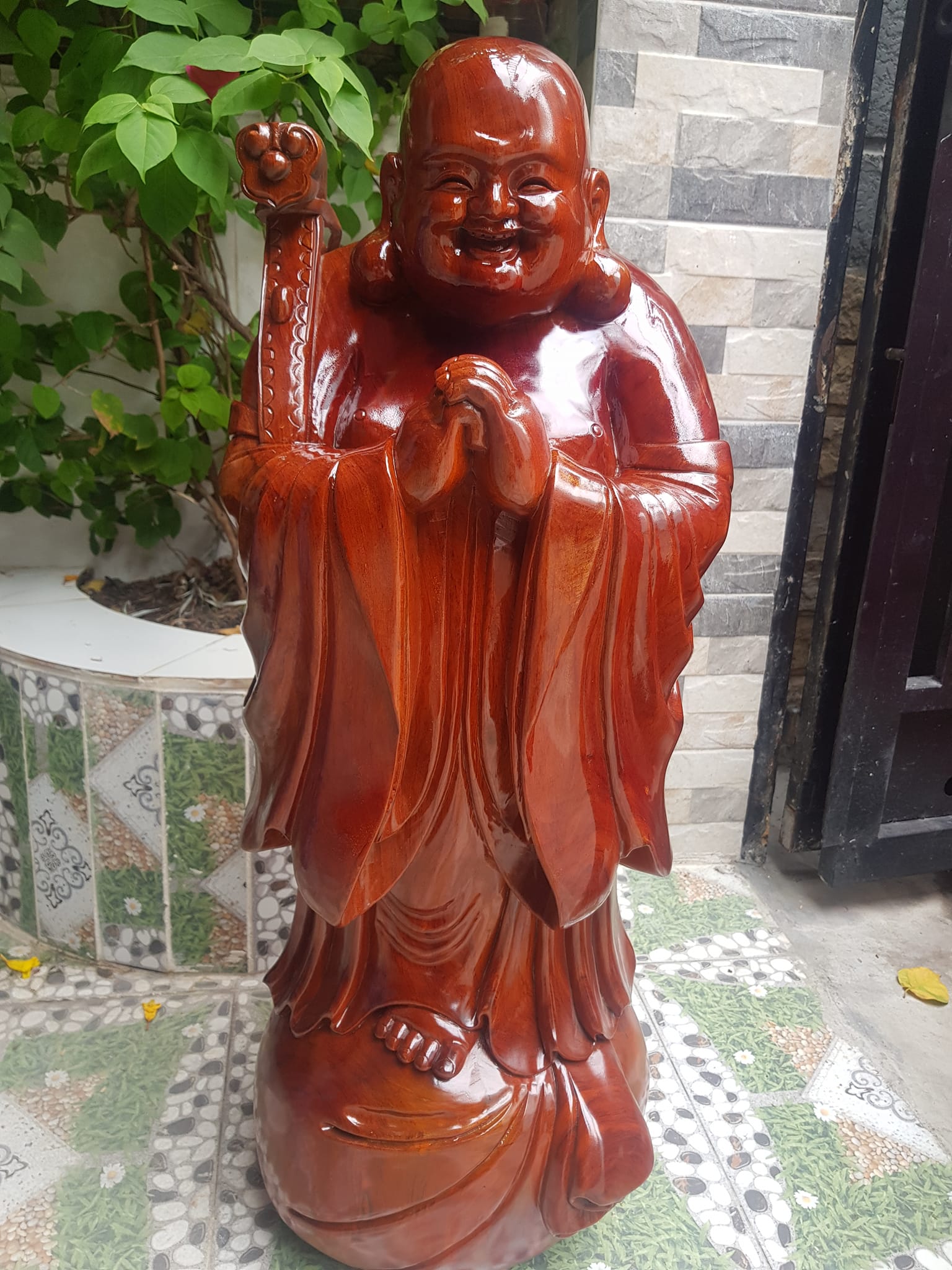 Tượng Gỗ Mỹ Nghệ Phật Di Lặc Đứng Trên Bao Tiền to Chúc Phúc Tay Cầm Như Ý dãy tiền Size Cao 80cm Đk 30cm Sâu 20cm Anh Chị Trưng Bày Phòng Khách ở Nhà , Công Ty, cửa hàng quà biếu tặng ạ