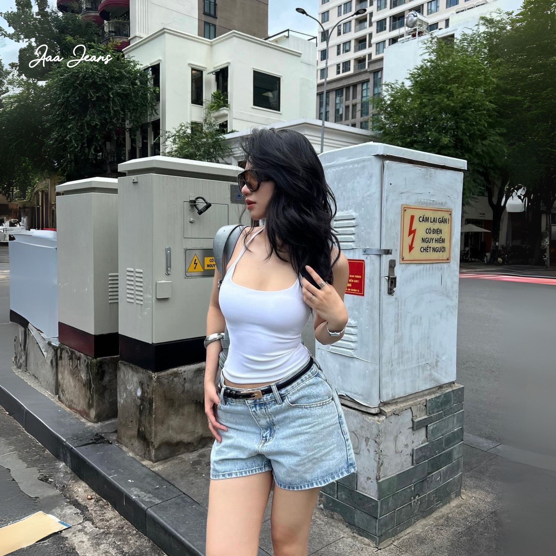 Quần Short Denim Nữ Lưng Vừa Classic Cut Aaa Jeans