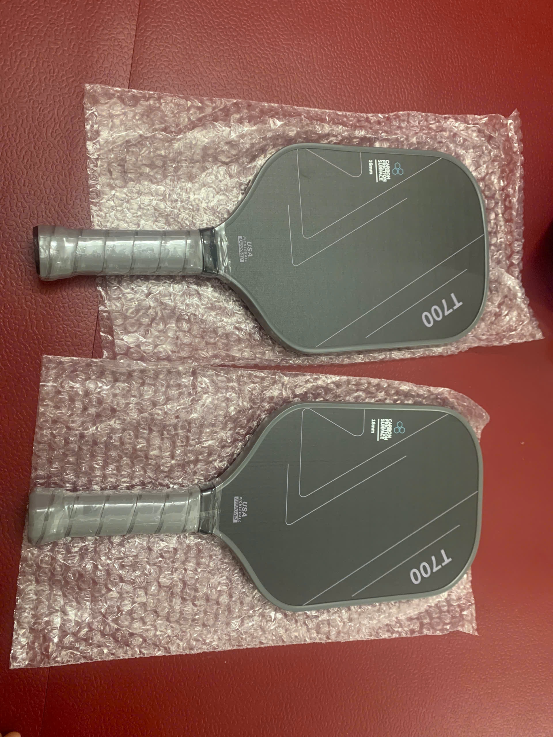 Vợt Pickleball  T700 mặt carbon dầy 16mm tặng kèm túi đựng chéo + 2 bóng chuẩn thi đấu + cuốn cán vợt chống mồ hôi tay